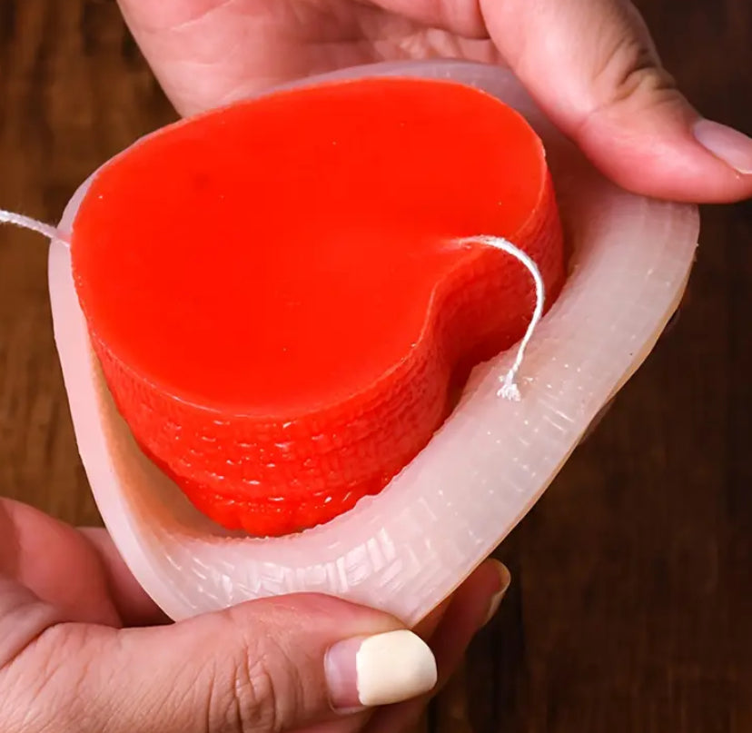 Molde de corazón y rosa. Ideal para trabajos con velas y jabones.