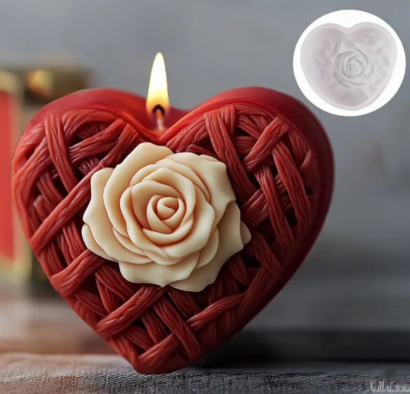 Molde de corazón y rosa. Ideal para trabajos con velas y jabones.