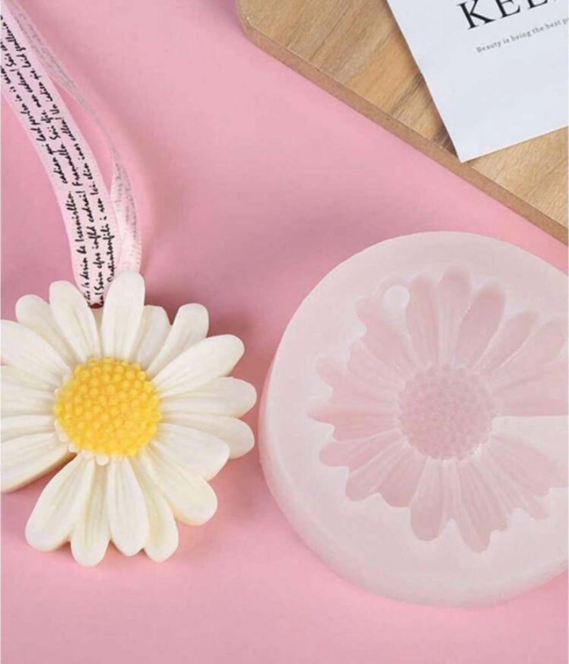 Girasol. Molde de silicona con forma de girasol. Ideal para velas